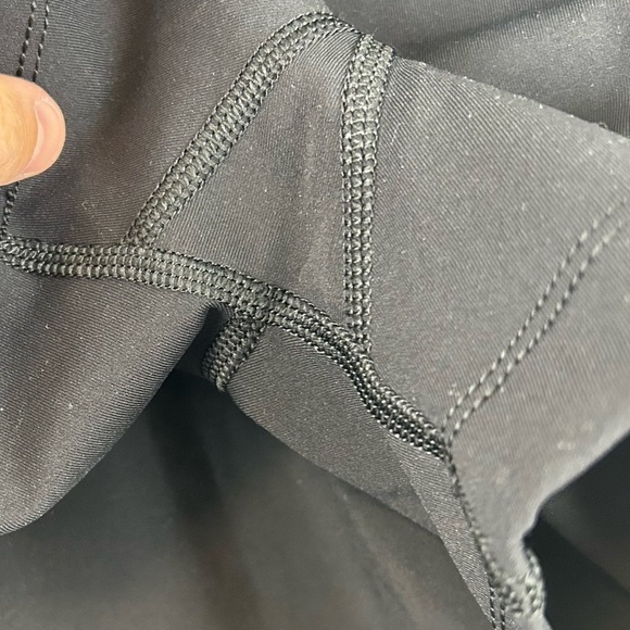 TNA Action Pleated Skirt Aritzia 2XS Black - Picture 8 of 9